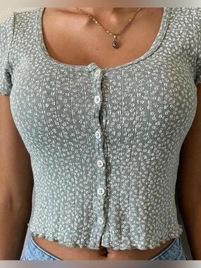 Brandy Melville  Floral Crop Top